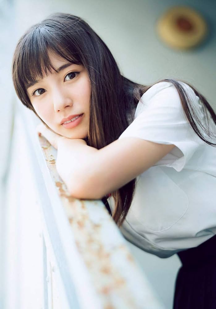 日向坂46 河田陽菜 直筆サイン入り アナログ盤サイズ写真 ソロ写真 日向坂46 河田陽菜 直筆サイン入り アナログ盤サイズ写真 ソロ